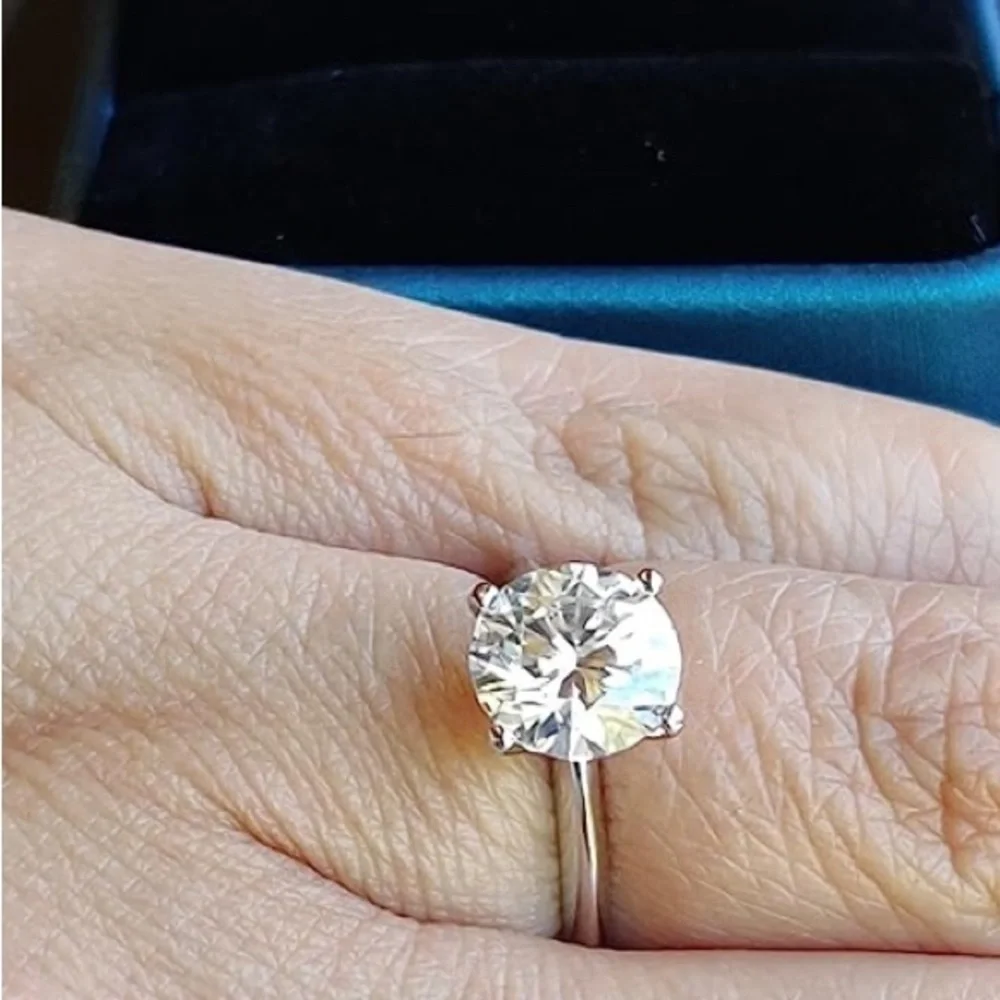 Moissanite Rings for‎ Women, 2CT VVS1 Clarity Rings 14K White Gold Vermeil…